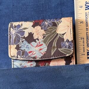 Buxton Floral Compact Card Wallet, Never Used, MAKE AN OFFER!!!